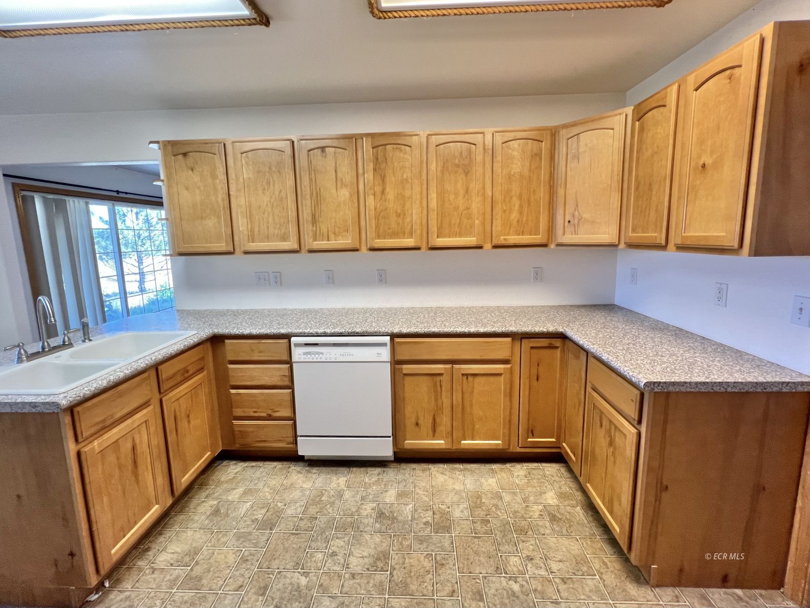 939 Palace Parkway Property Photo 10