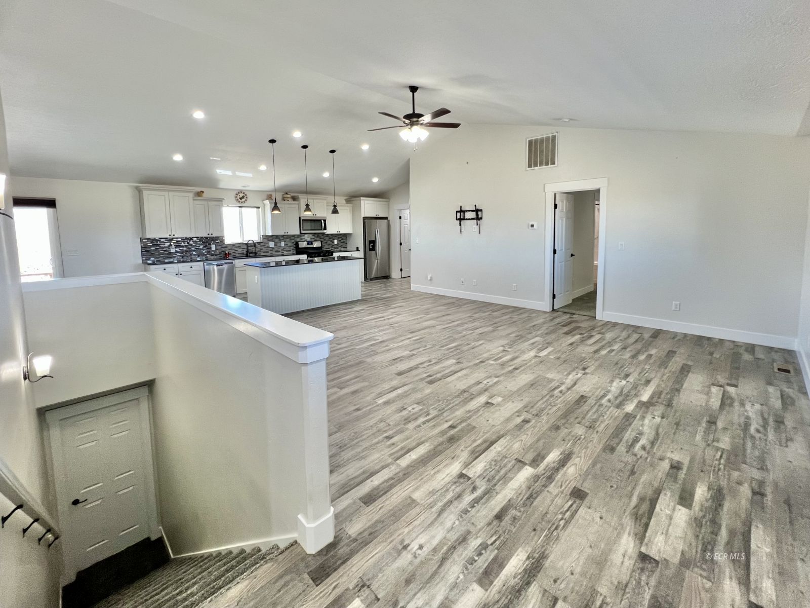 625 Sun Valley Road Property Photo 4