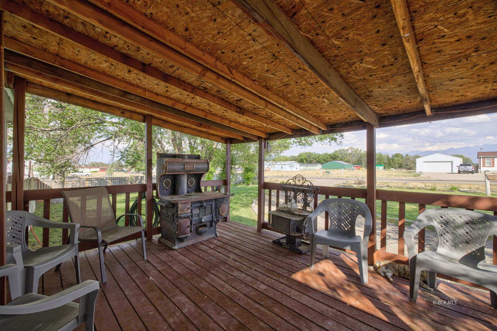 557 Buffside Drive Property Photo 4