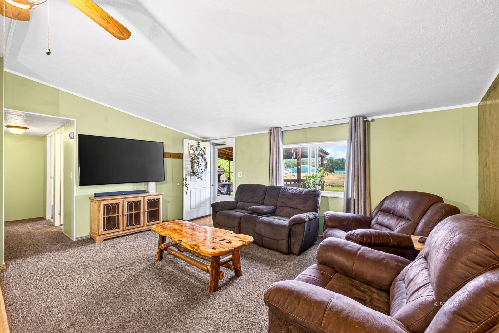 557 Buffside Drive Property Photo 6