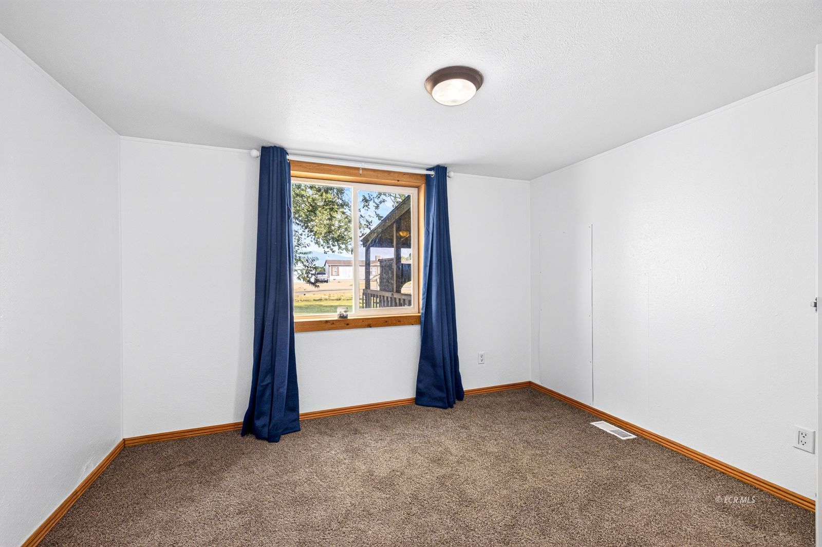 557 Buffside Drive Property Photo 35