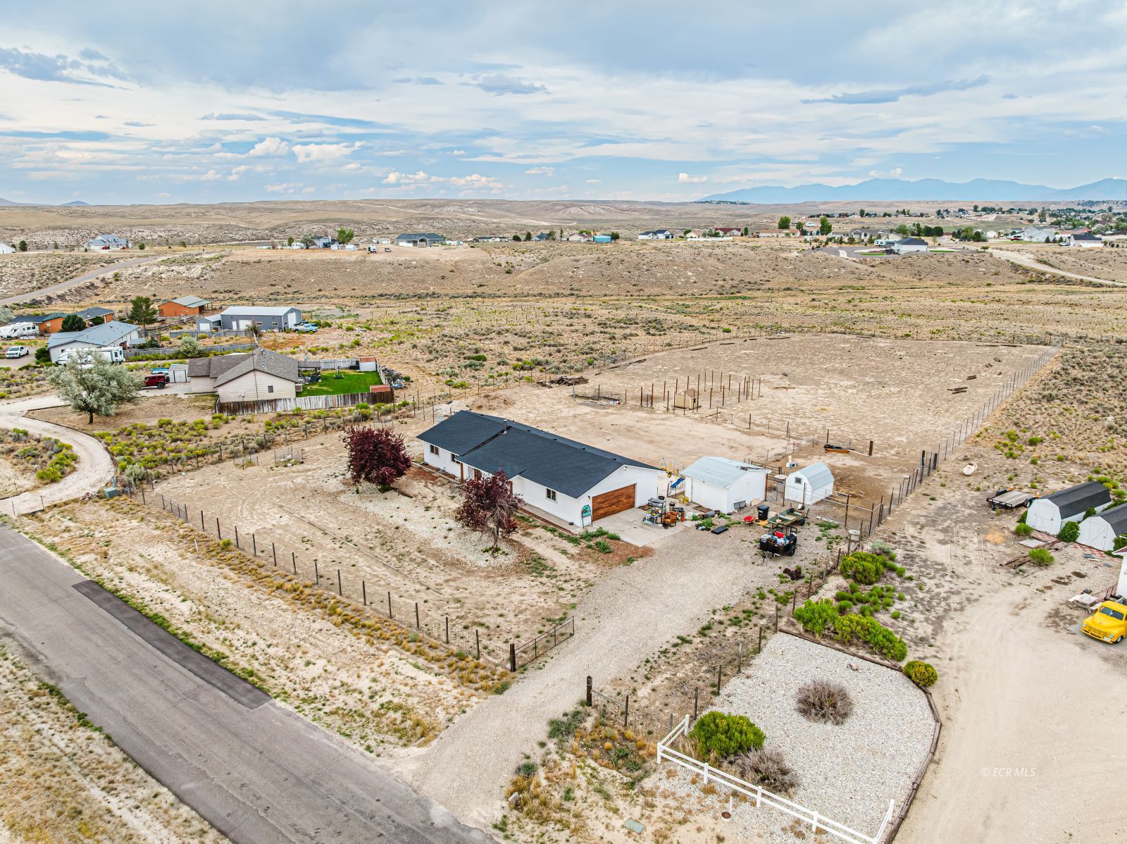228 Lawndale Drive Property Photo 4