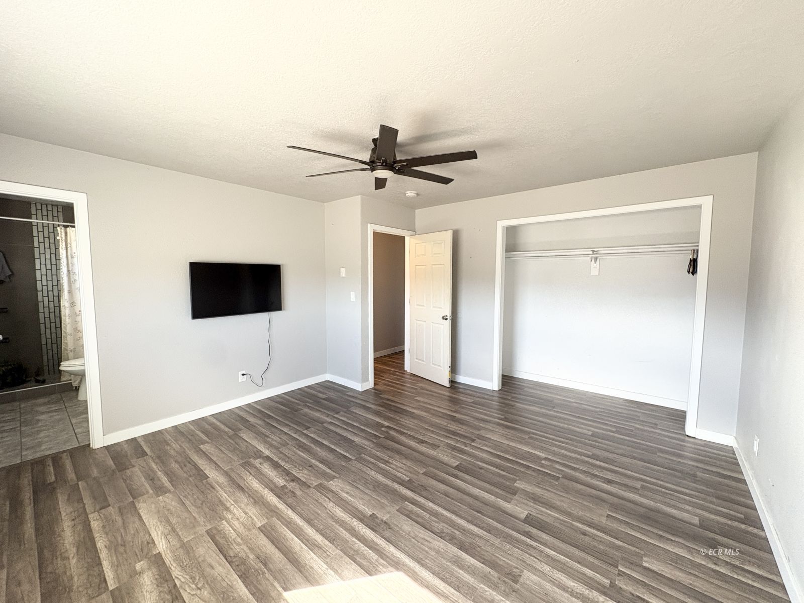 228 Lawndale Drive Property Photo 23
