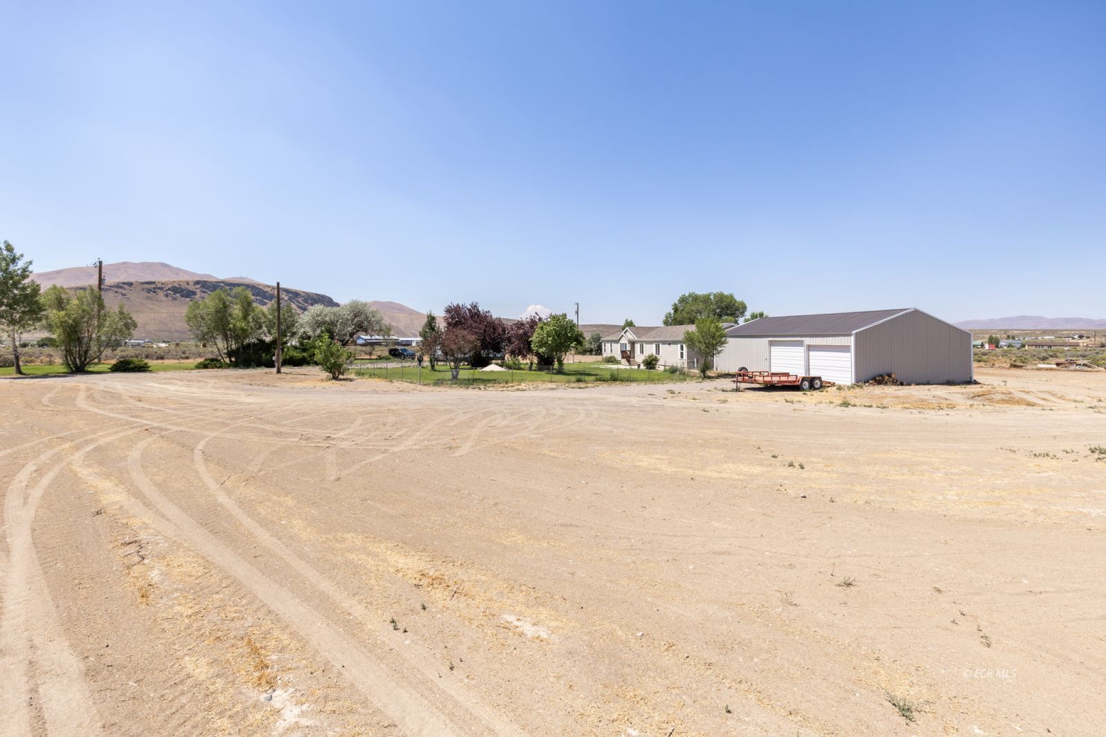 6957 Horsehaven Drive Property Photo 3