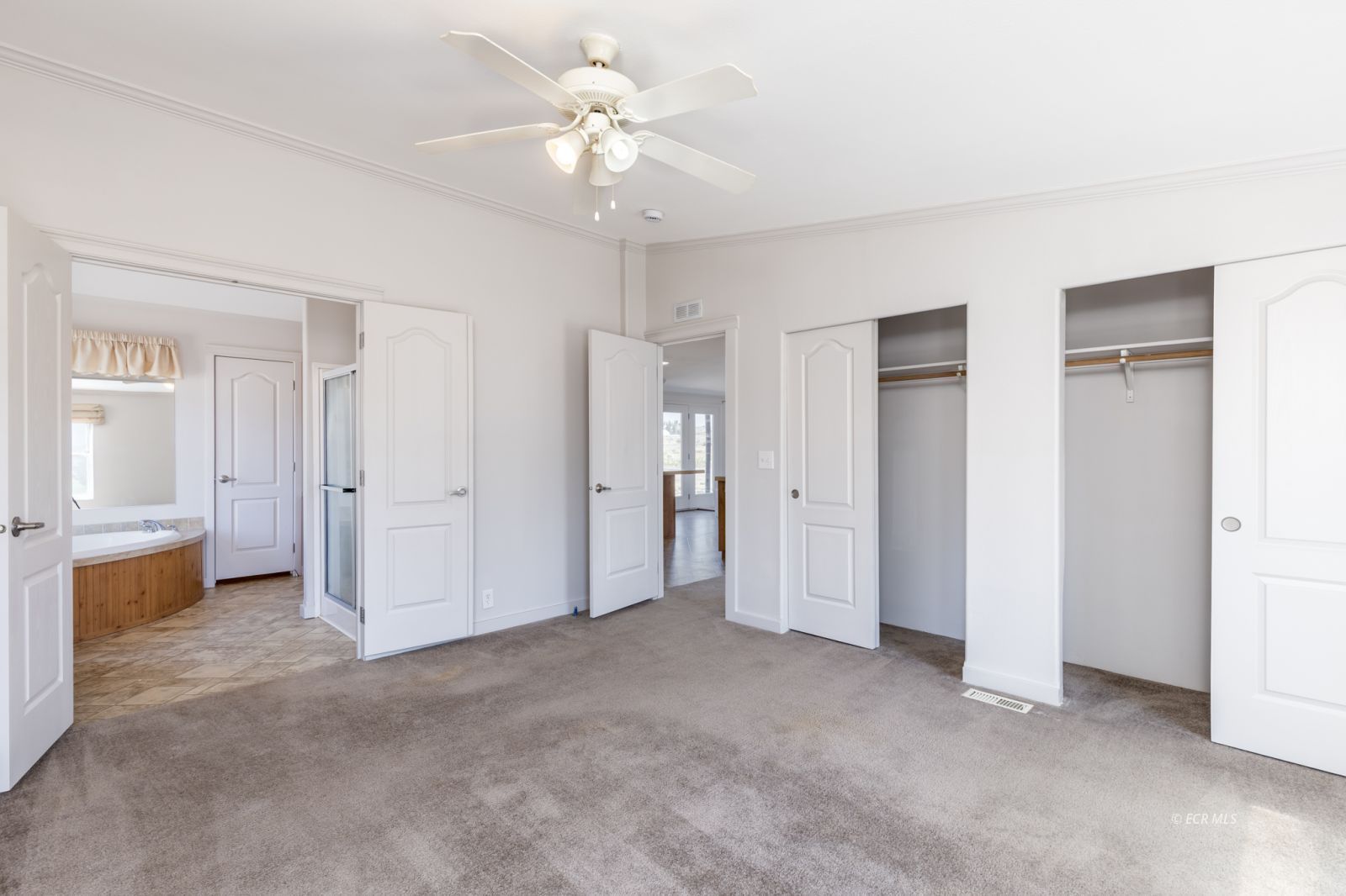 6957 Horsehaven Drive Property Photo 19