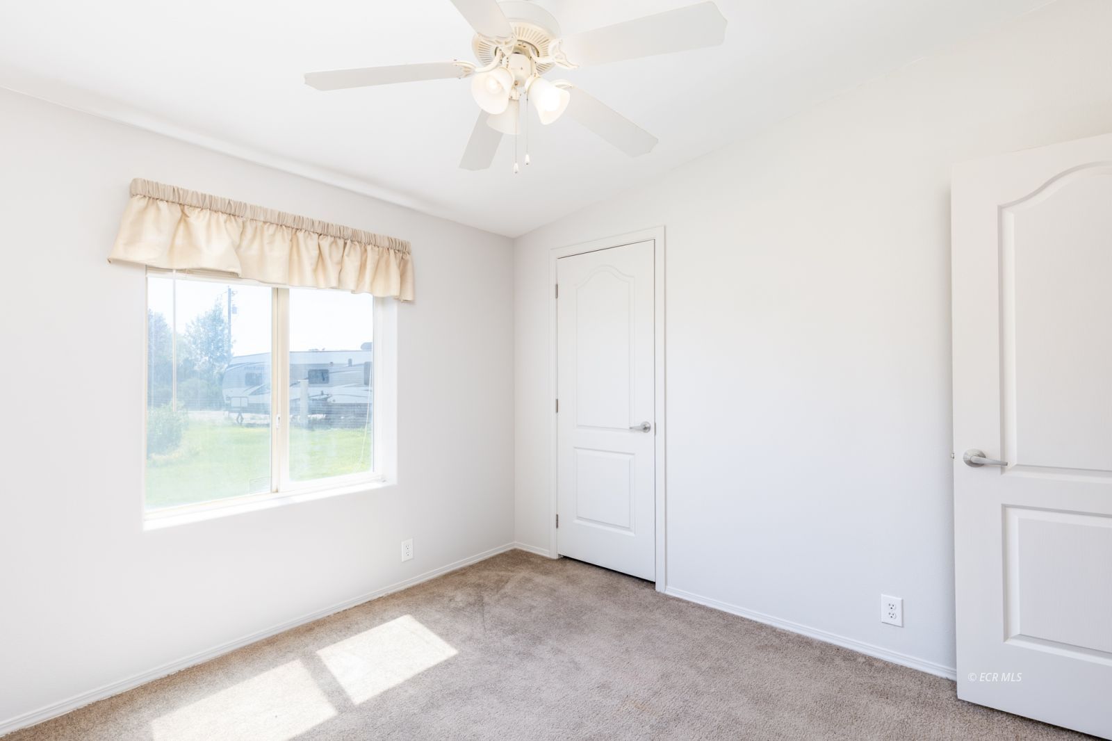 6957 Horsehaven Drive Property Photo 32