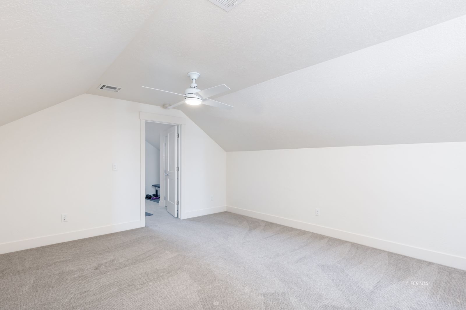 3145 Newcastle Circle Property Photo 21