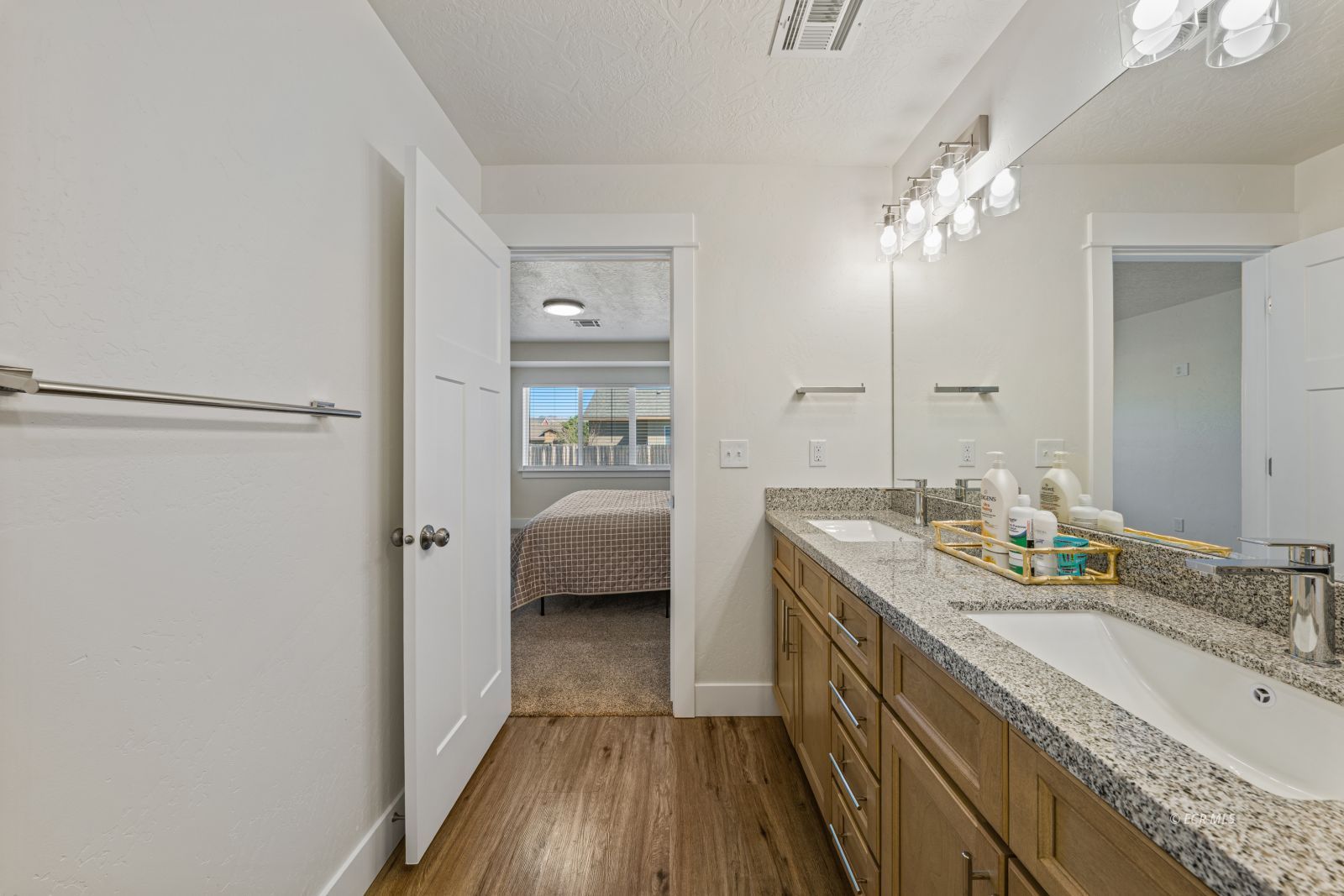 5446 Branding Iron Way Property Photo 32