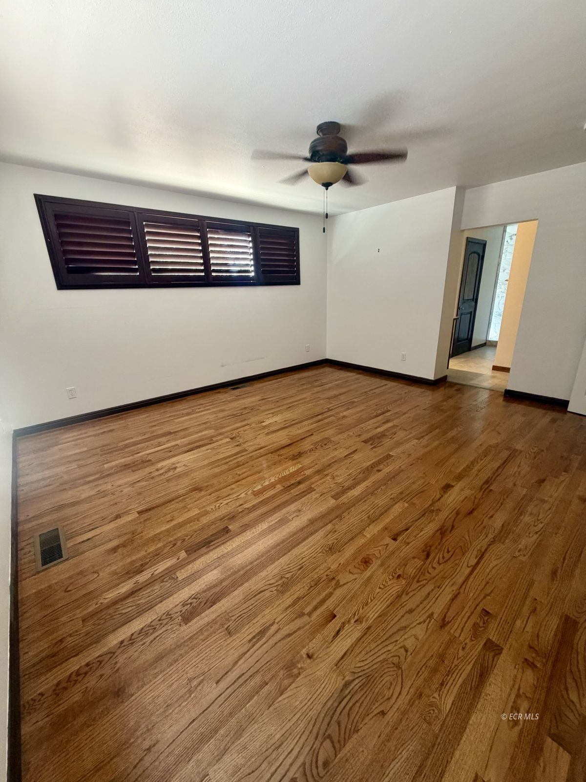 388 Fairway Boulevard Property Photo 3