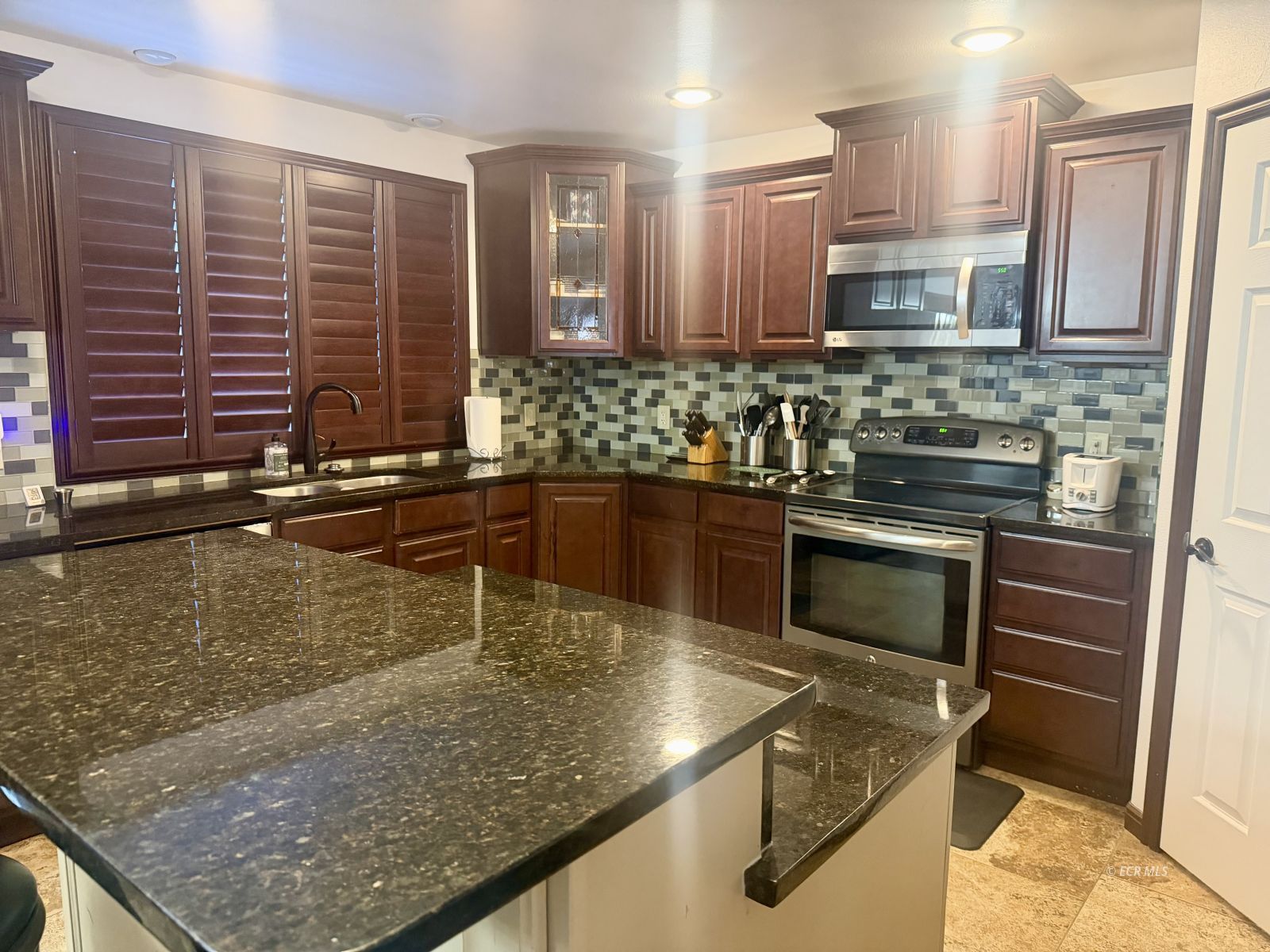 388 Fairway Boulevard Property Photo 14