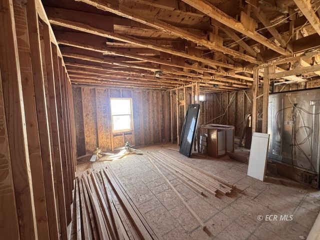 1938 Pickering Avenue Property Photo 9