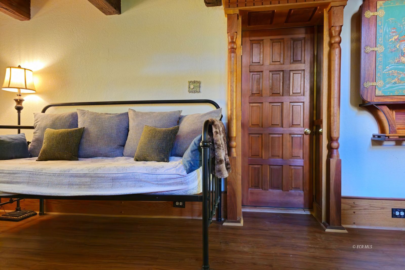 11 N Spring Street Property Photo 13