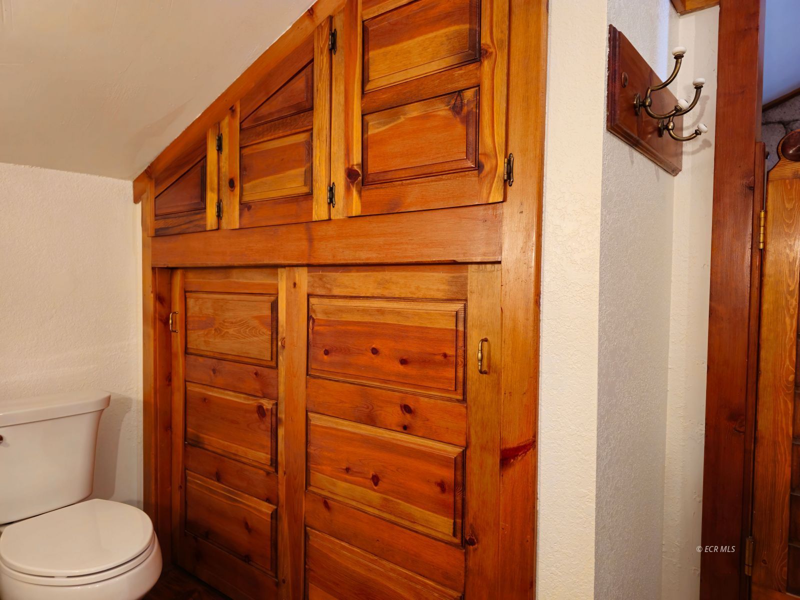 11 N Spring Street Property Photo 15