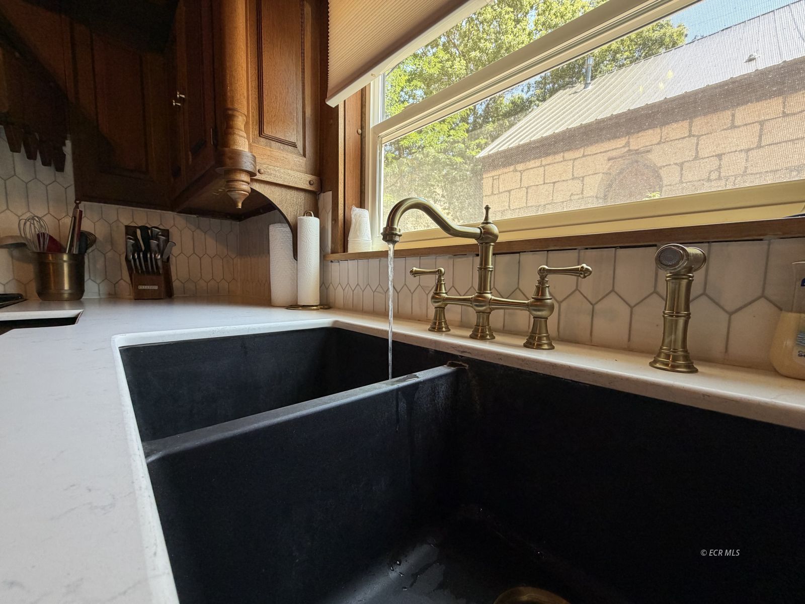 11 N Spring Street Property Photo 33