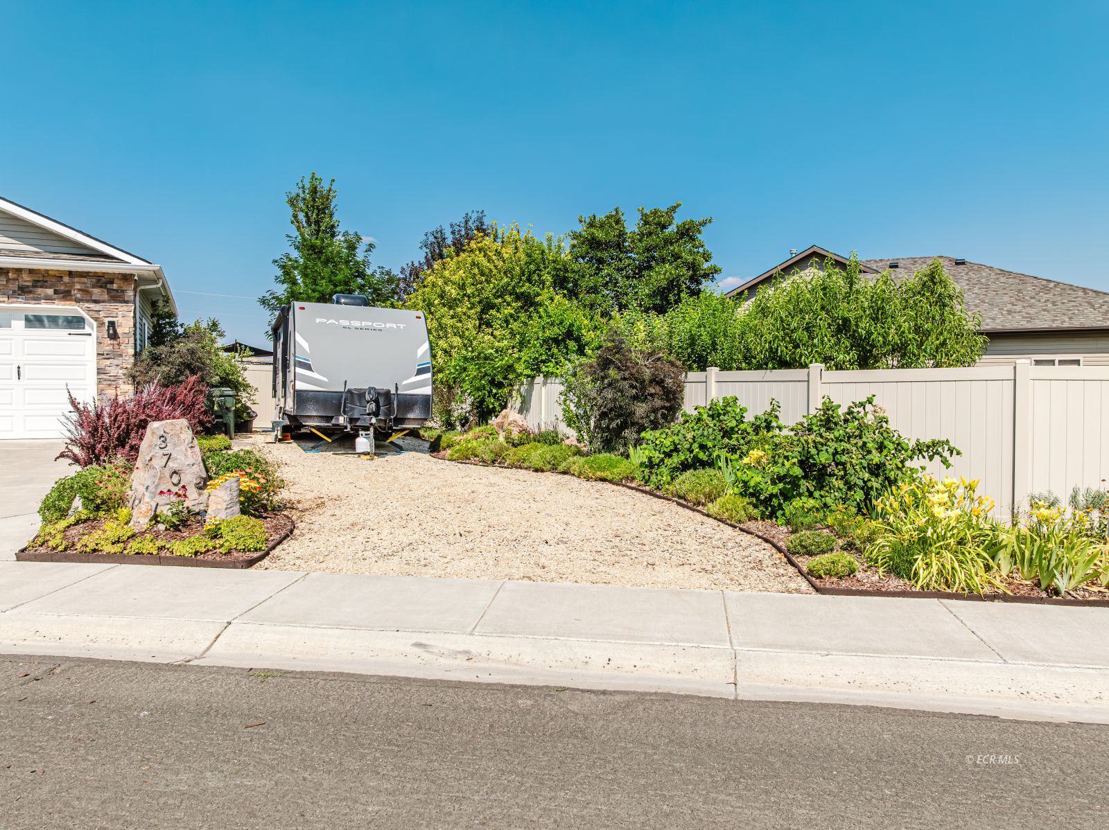 3702 Valley Ridge Avenue Property Photo 4