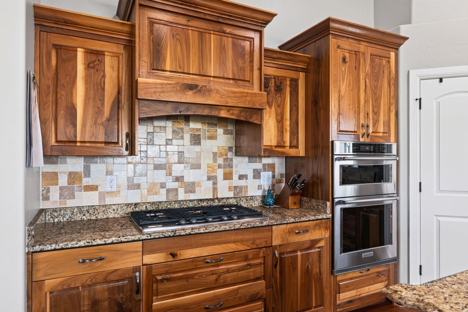 3702 Valley Ridge Avenue Property Photo 9