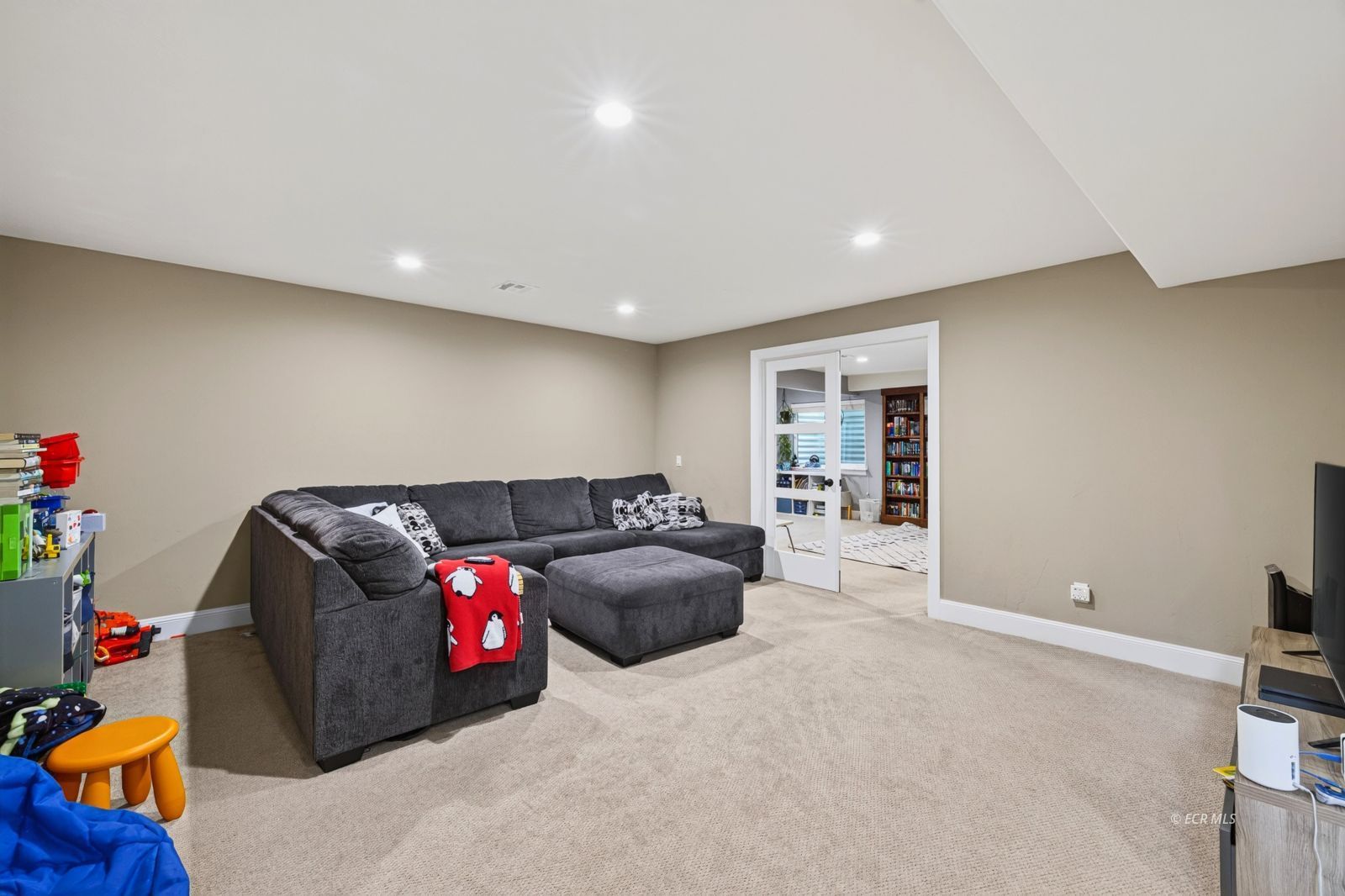 3702 Valley Ridge Avenue Property Photo 22