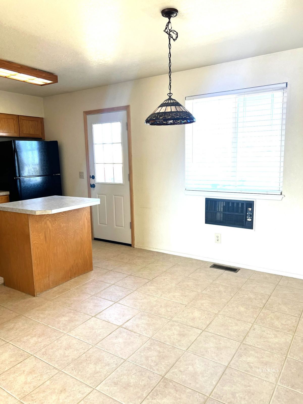 697 Clover Drive Property Photo 3