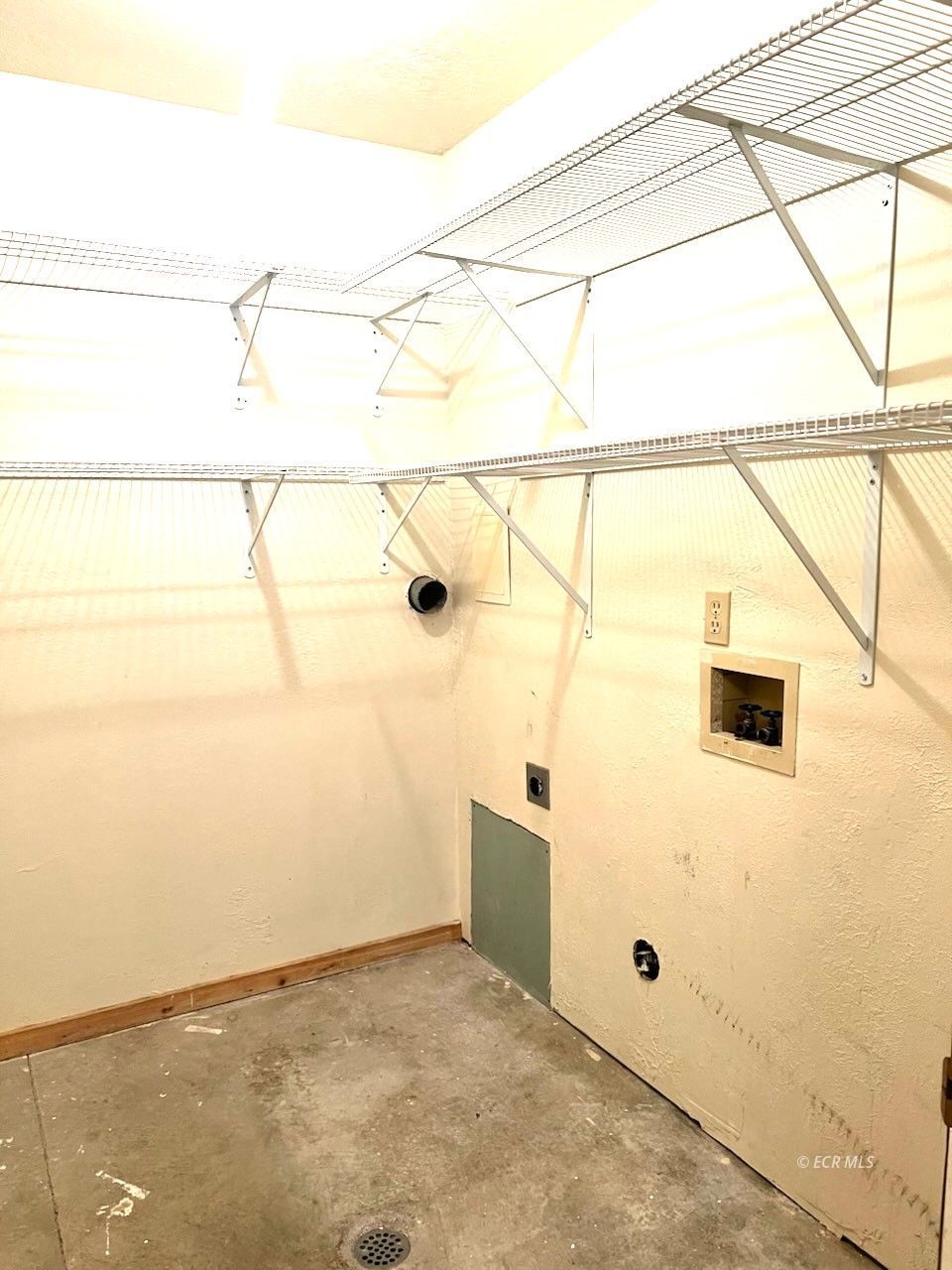 697 Clover Drive Property Photo 12