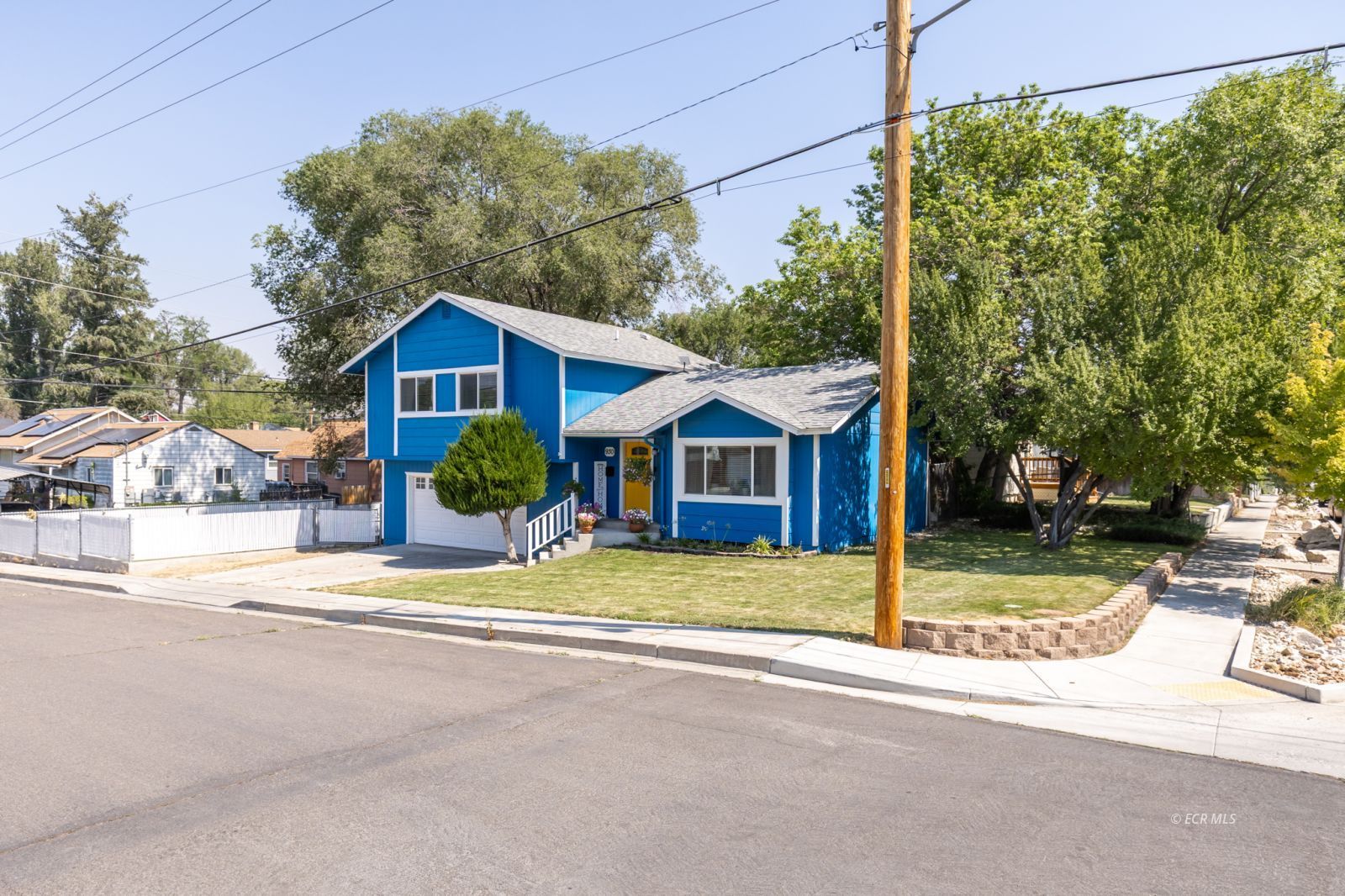 930 3rd Street Property Photo 5