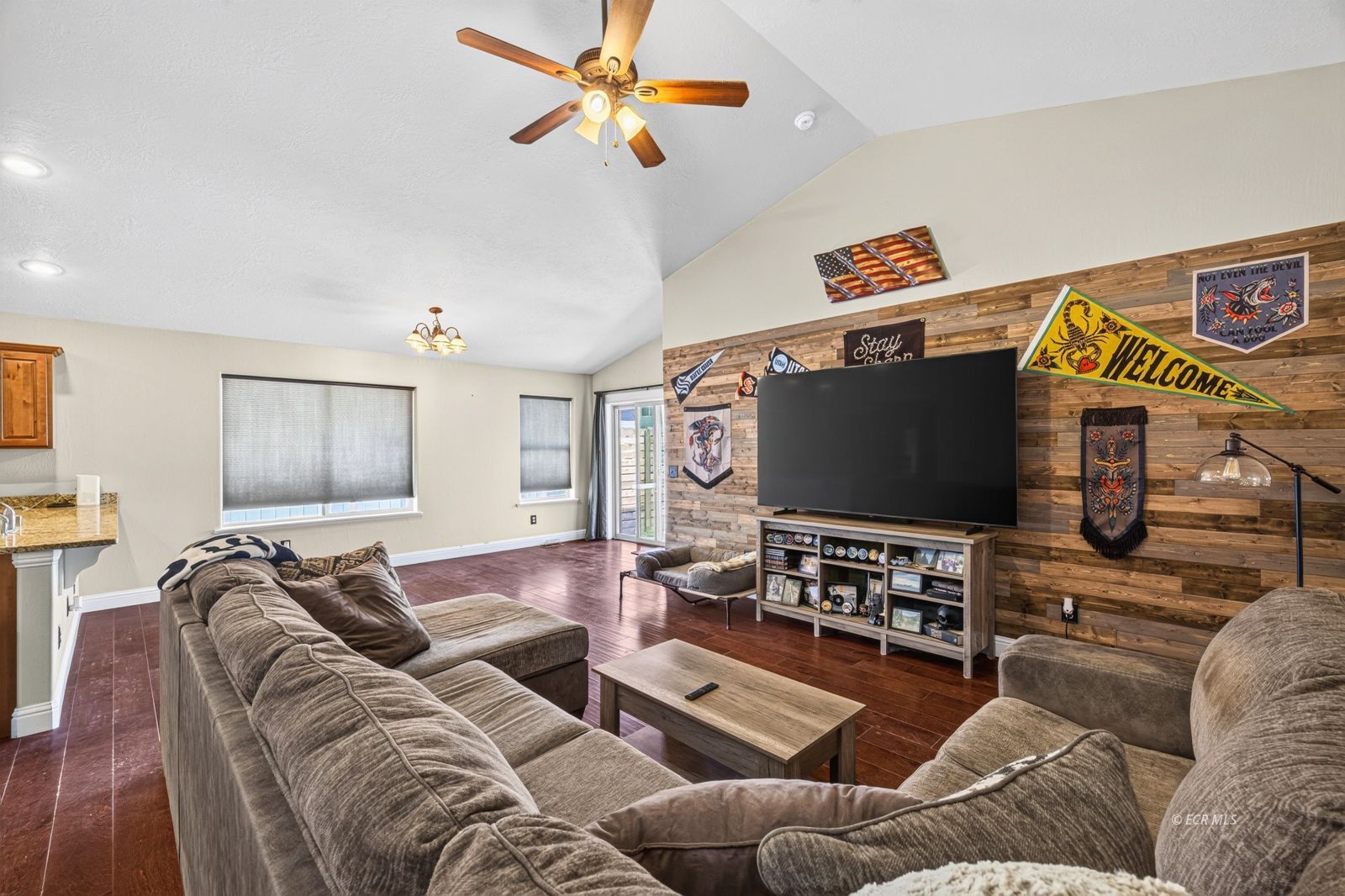 3573 Boulder Creek Property Photo 3