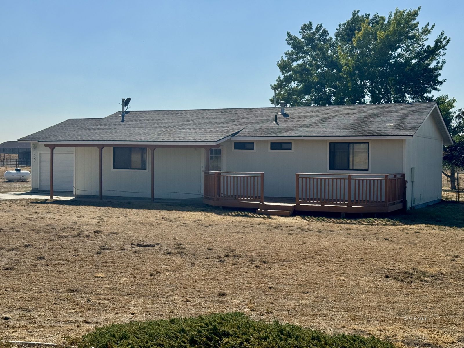 755 Devon Drive Property Photo 5