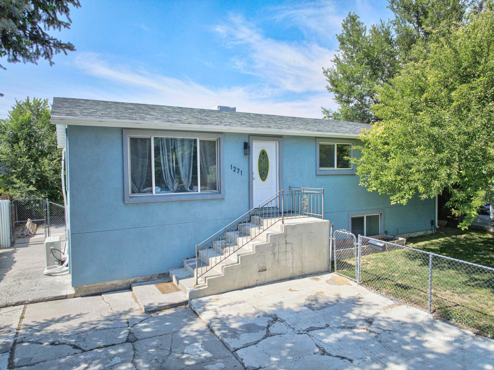 1271 Southside Drive Property Photo 3