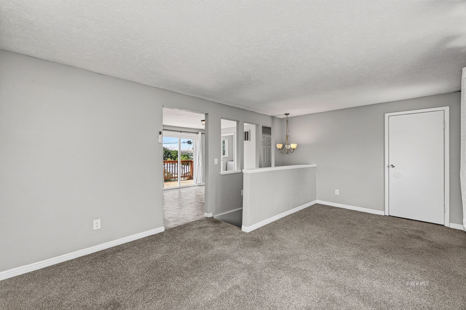 1271 Southside Drive Property Photo 6