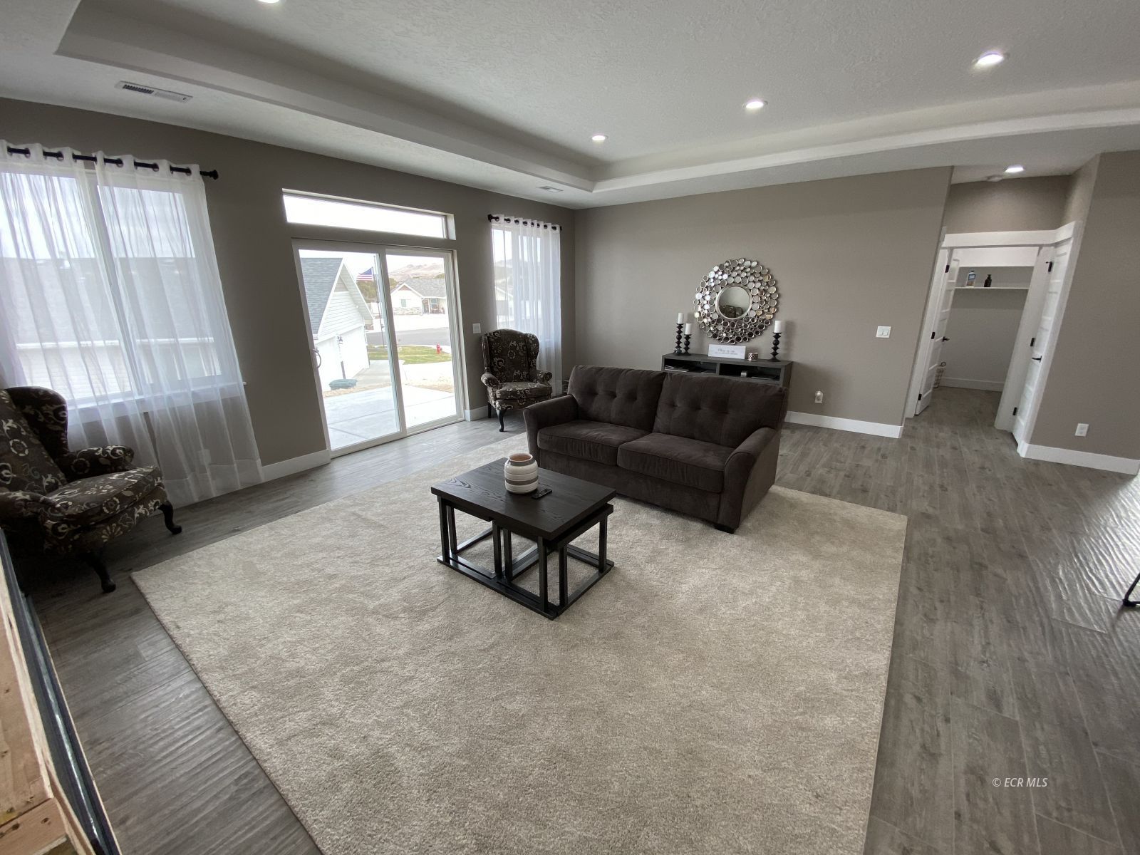 1933 Pheasant Drive Property Photo 3