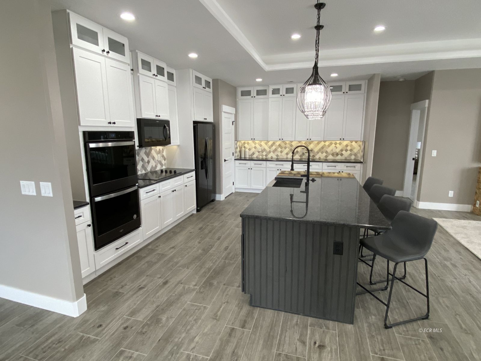 1933 Pheasant Drive Property Photo 9