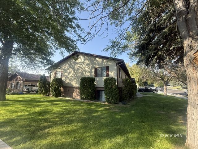 123 W Cedar Street Property Photo 4
