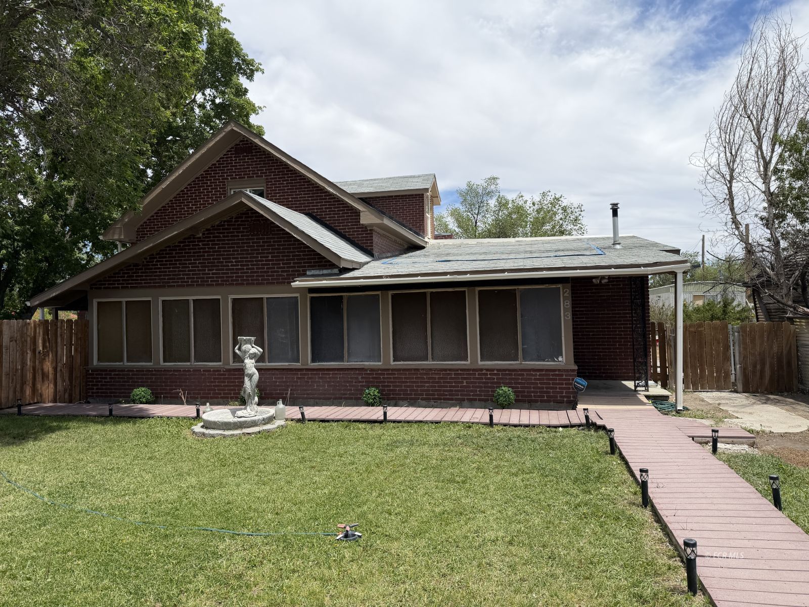 271 4th Street Property Photo 1