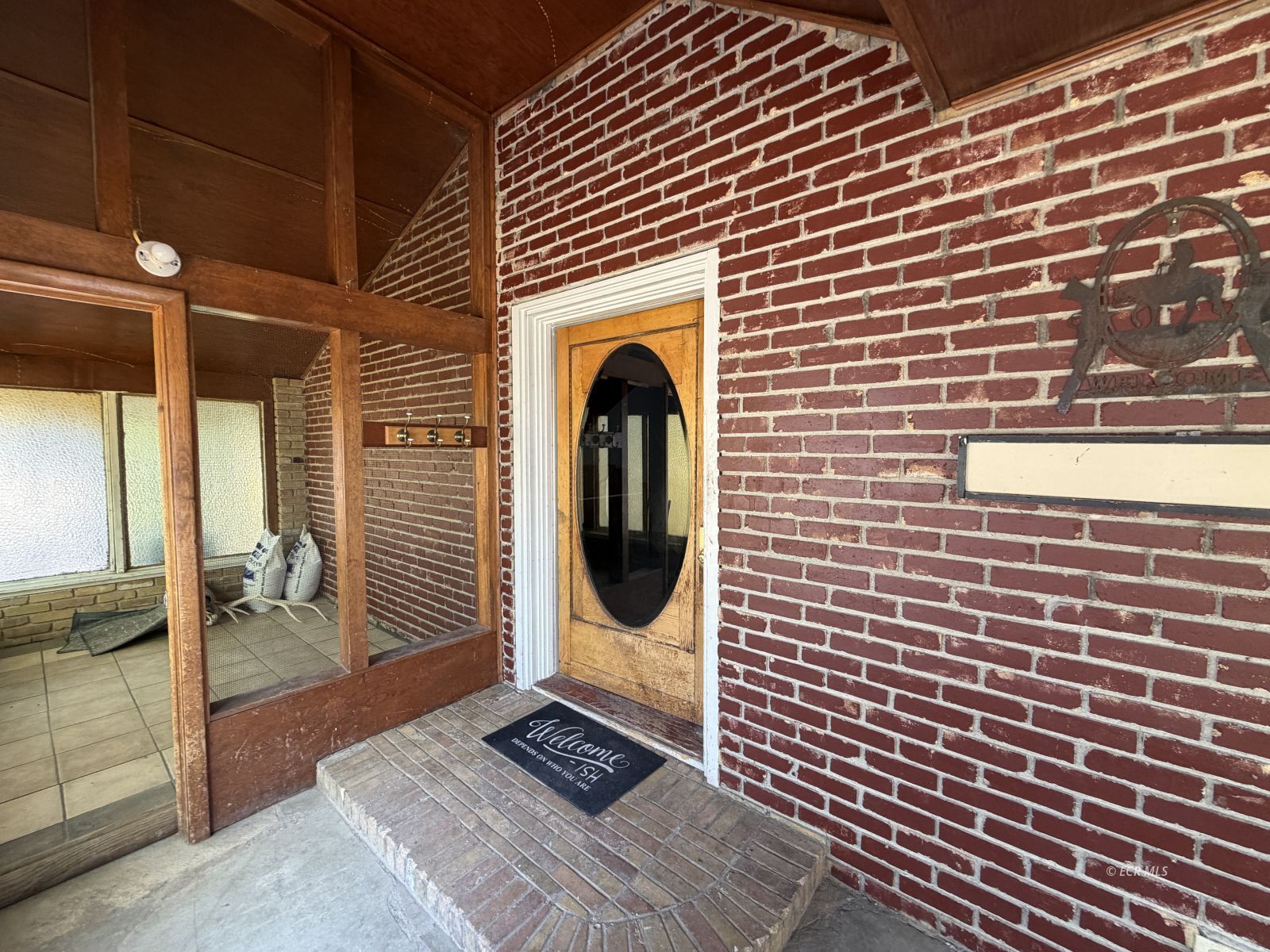 271 4th Street Property Photo 3