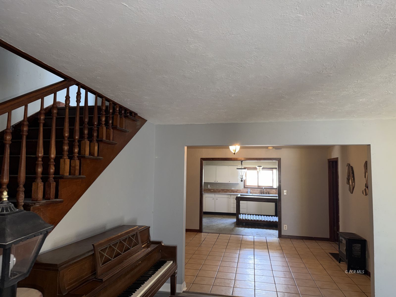 271 4th Street Property Photo 7