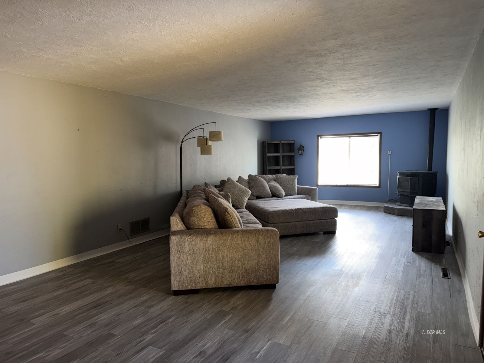 271 4th Street Property Photo 8