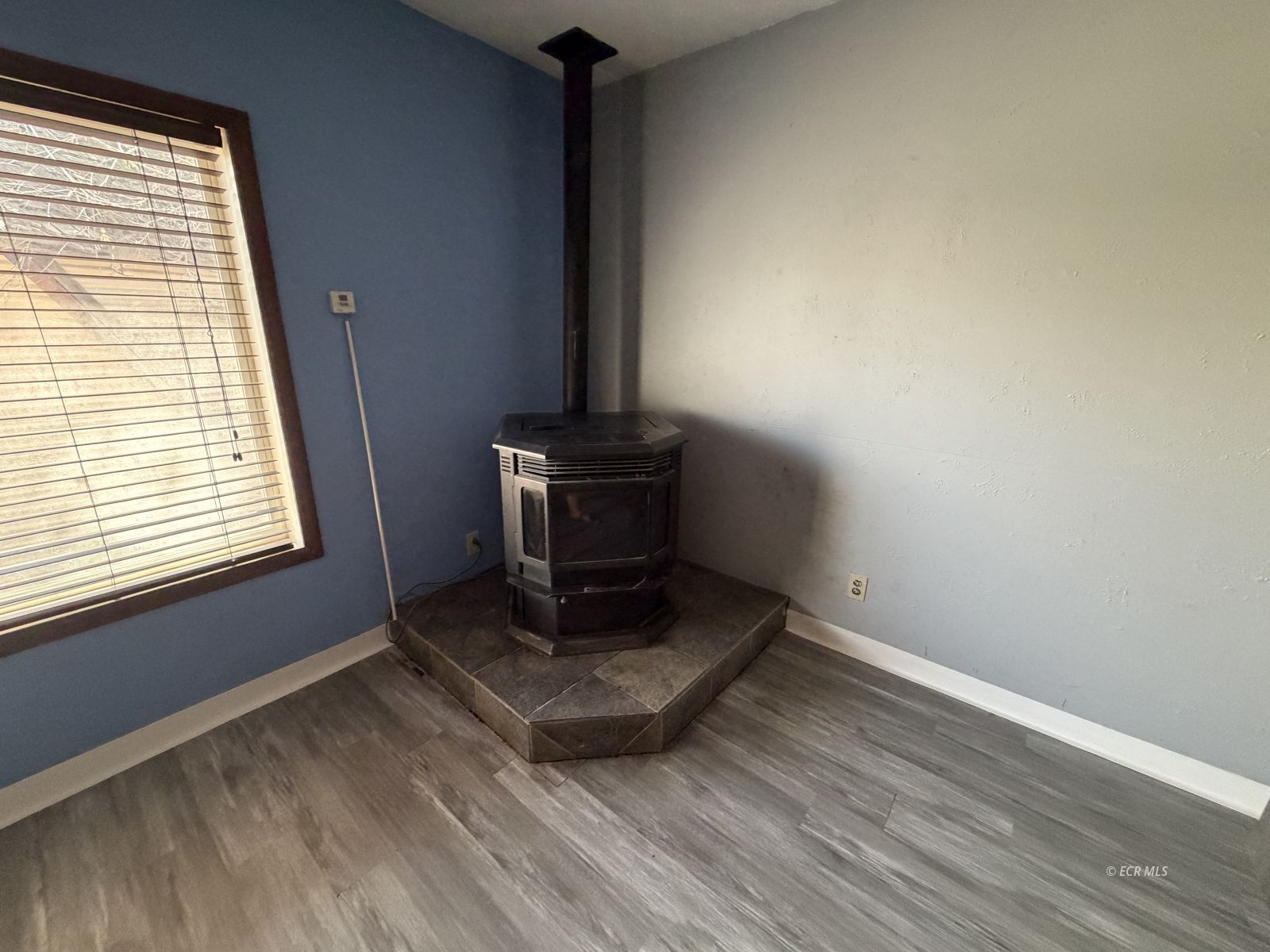271 4th Street Property Photo 10