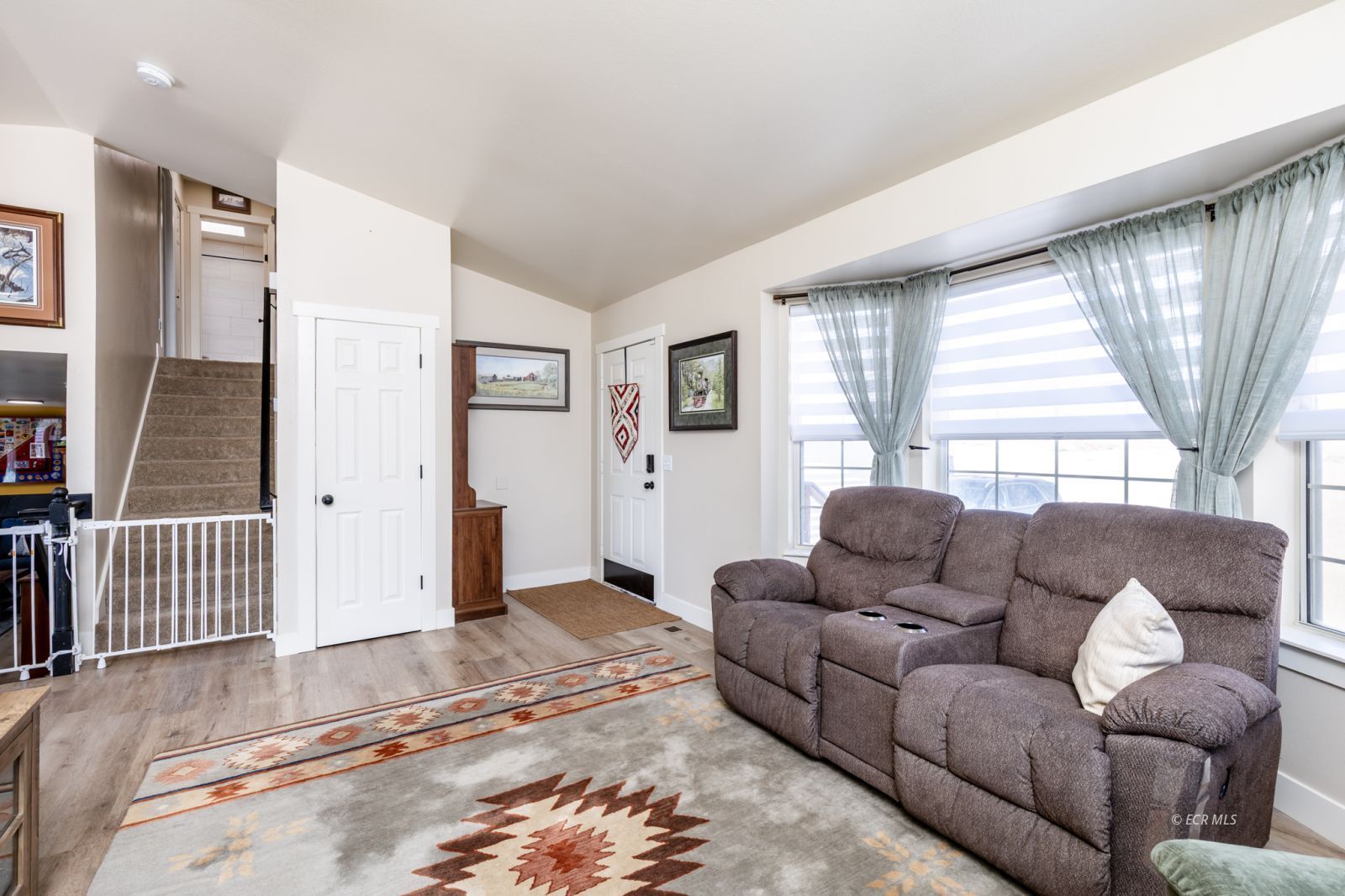 164 Cascade Drive Property Photo 4