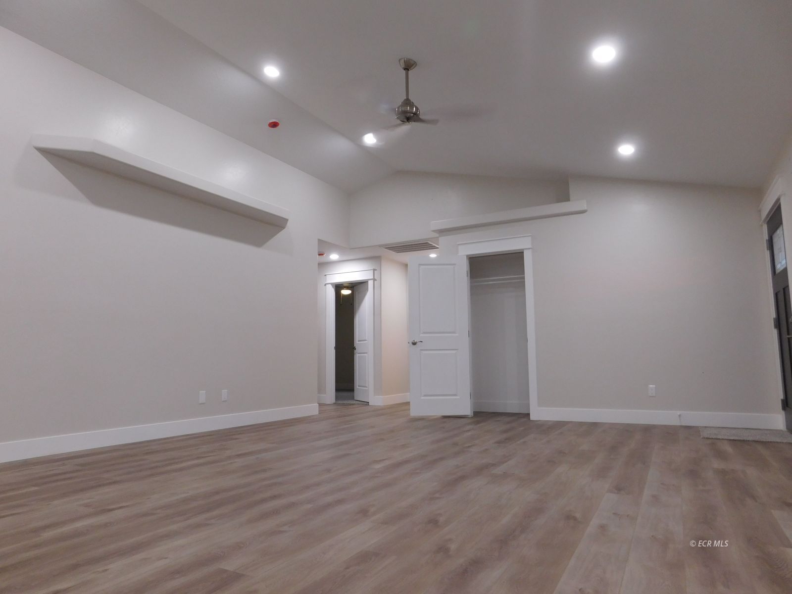 5736 Platte Avenue Property Photo 10