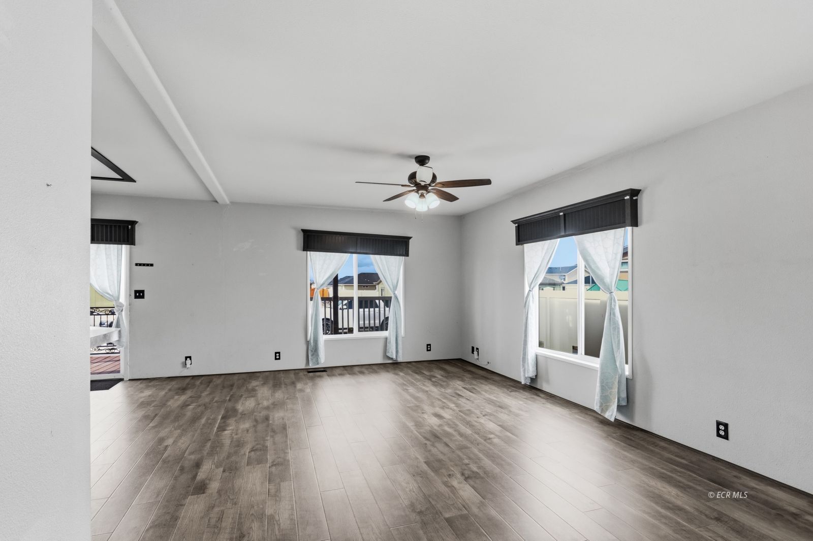 2219 Larkspur Street Property Photo 5