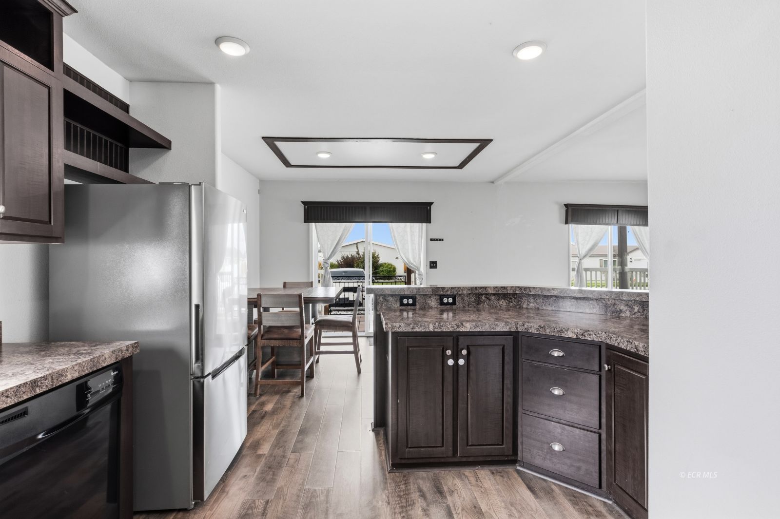 2219 Larkspur Street Property Photo 8