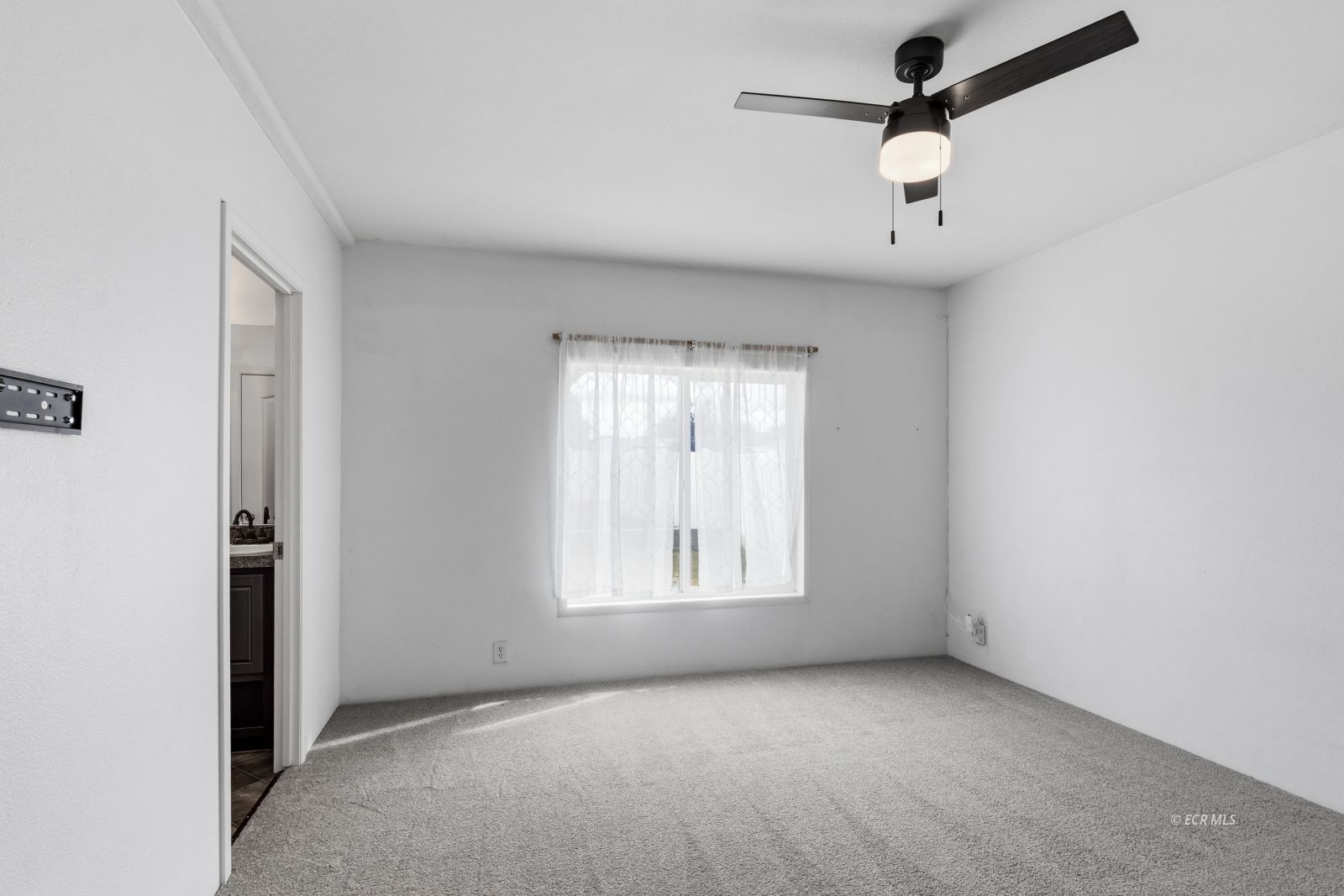 2219 Larkspur Street Property Photo 11