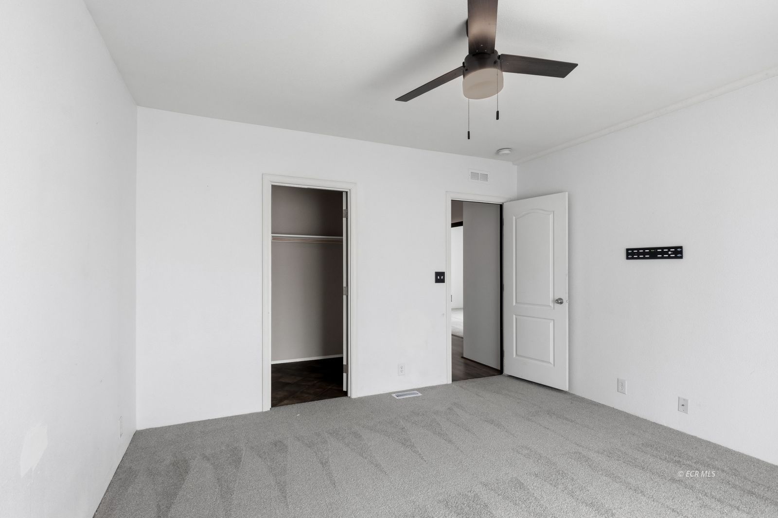 2219 Larkspur Street Property Photo 12