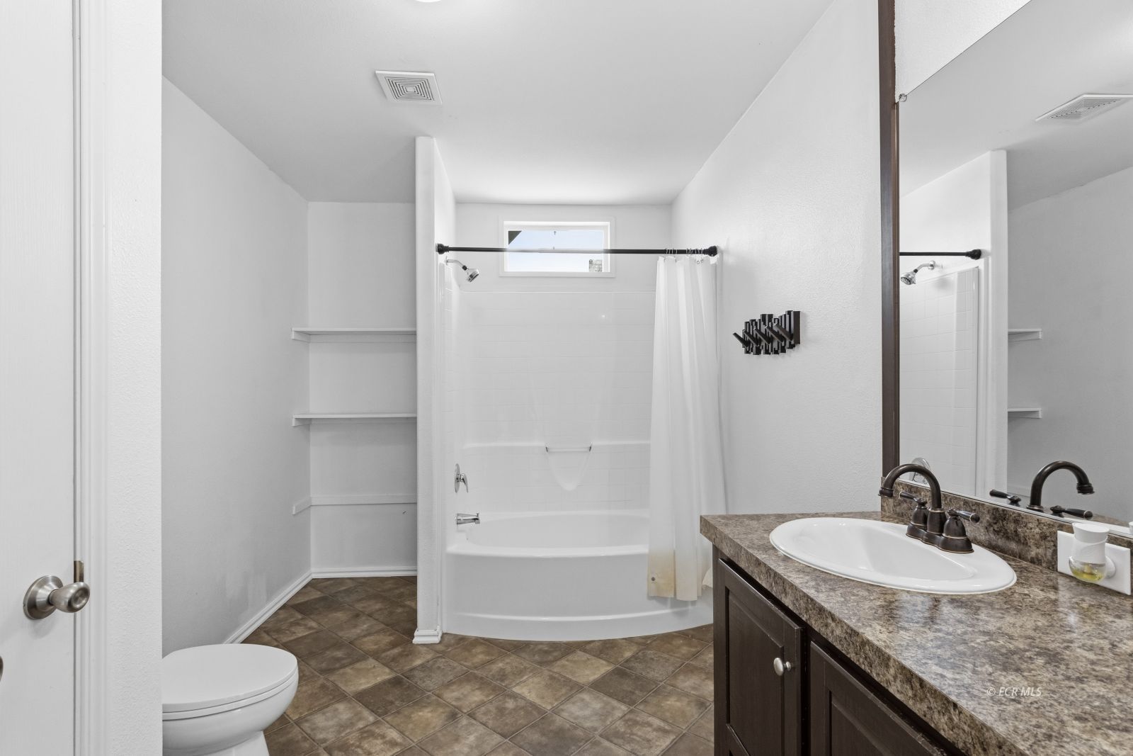 2219 Larkspur Street Property Photo 13