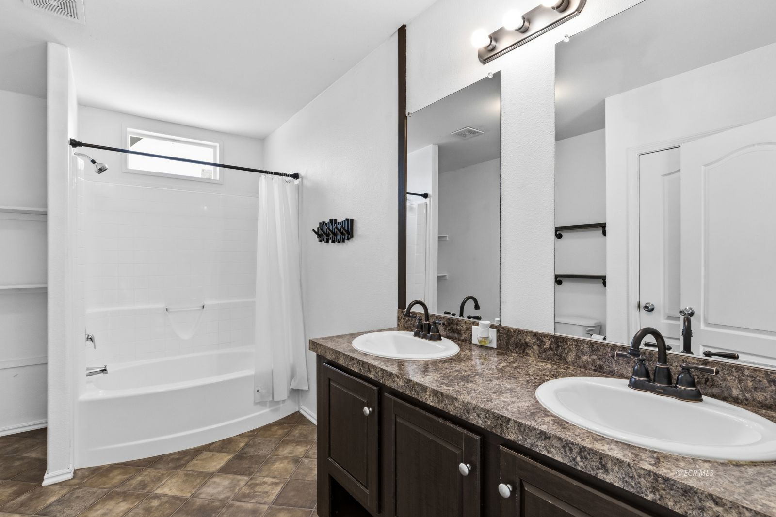 2219 Larkspur Street Property Photo 14