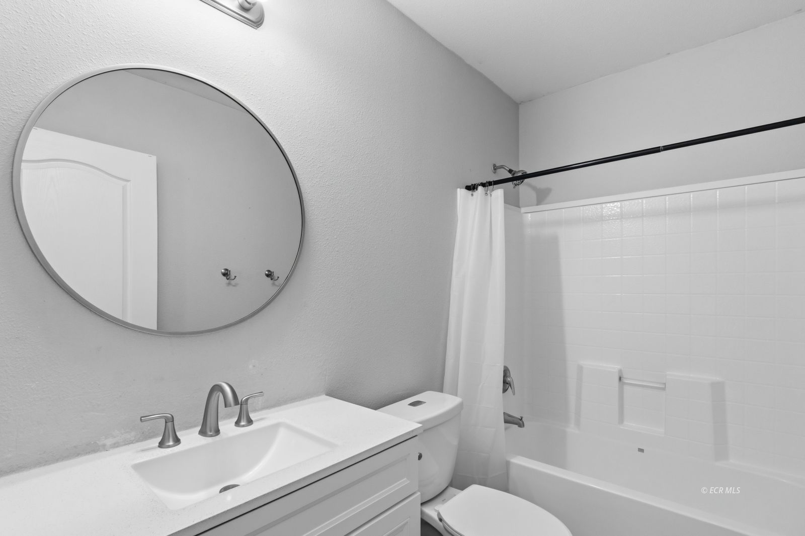 2219 Larkspur Street Property Photo 17