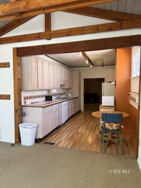 41 N Main Street Property Photo 9
