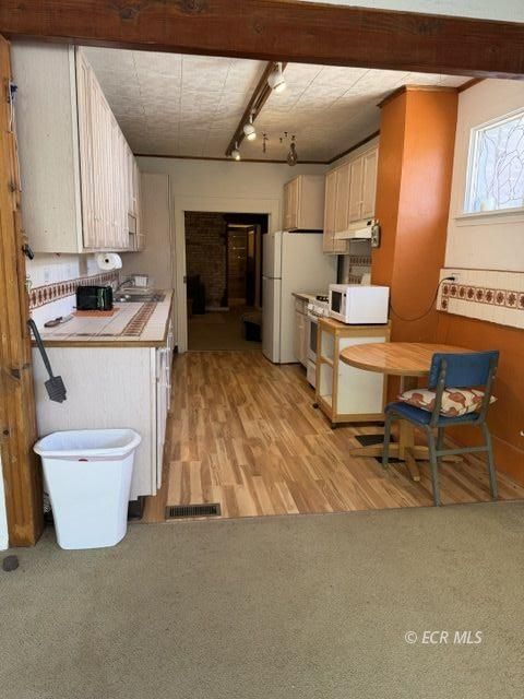 41 N Main Street Property Photo 11