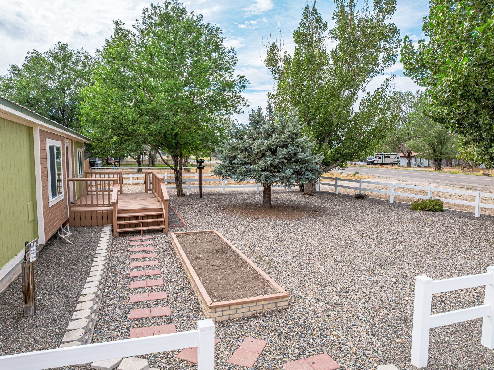 933 Spring Valley Parkway Property Photo 3