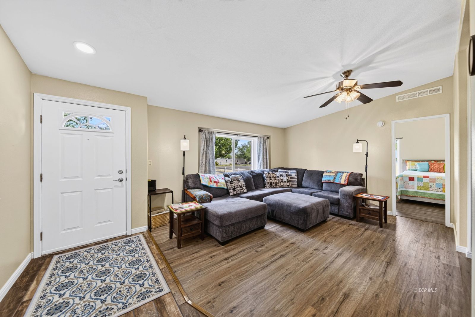 933 Spring Valley Parkway Property Photo 11