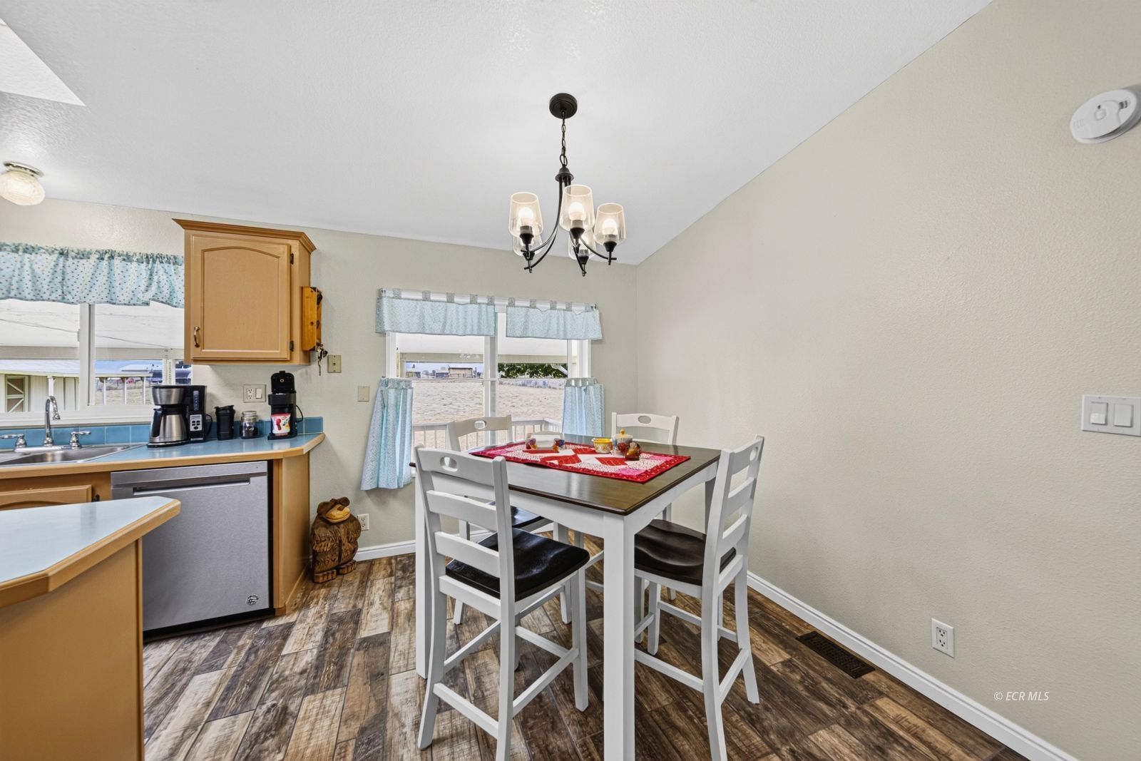 933 Spring Valley Parkway Property Photo 14
